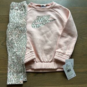 NWT Nike Toddler Set size 4T